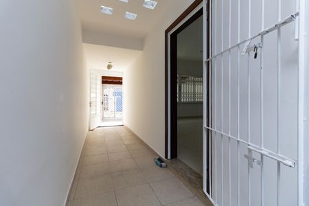 Casa à venda com 197m², 4 quartos e 3 vagas Casa à venda com 197m², 4 quartos e 3 vagasEntrada