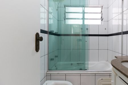 Casa à venda com 197m², 4 quartos e 3 vagas Casa à venda com 197m², 4 quartos e 3 vagasBanheiro Social