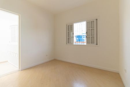 Casa à venda com 197m², 4 quartos e 3 vagas Casa à venda com 197m², 4 quartos e 3 vagasQuarto 4