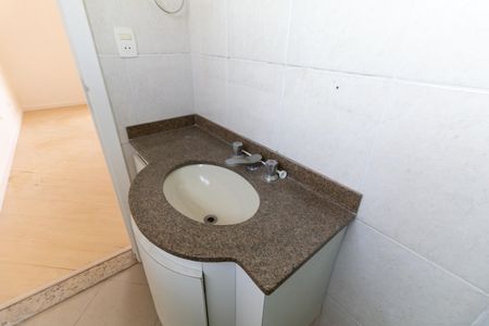 Casa à venda com 197m², 4 quartos e 3 vagas Casa à venda com 197m², 4 quartos e 3 vagasBanheiro da Suíte 1