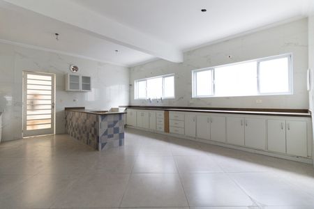 Casa à venda com 197m², 4 quartos e 3 vagas Casa à venda com 197m², 4 quartos e 3 vagasCozinha