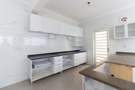 Casa à venda com 197m², 4 quartos e 3 vagas Casa à venda com 197m², 4 quartos e 3 vagasCozinha