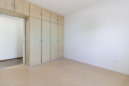 Casa à venda com 197m², 4 quartos e 3 vagas Casa à venda com 197m², 4 quartos e 3 vagasQuarto 3