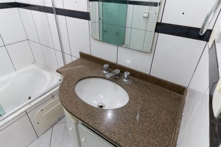 Casa à venda com 197m², 4 quartos e 3 vagas Casa à venda com 197m², 4 quartos e 3 vagasBanheiro Social