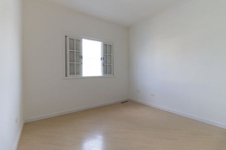 Casa à venda com 197m², 4 quartos e 3 vagas Casa à venda com 197m², 4 quartos e 3 vagasQuarto 3