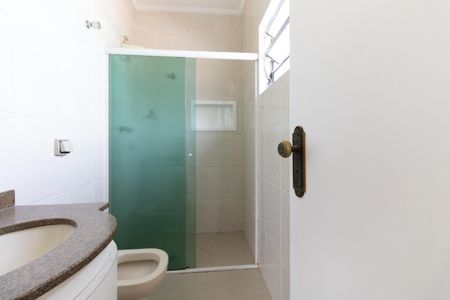 Casa à venda com 197m², 4 quartos e 3 vagas Casa à venda com 197m², 4 quartos e 3 vagasBanheiro da Suíte 1