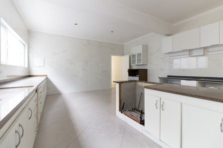 Casa à venda com 197m², 4 quartos e 3 vagas Casa à venda com 197m², 4 quartos e 3 vagasCozinha