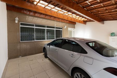 Casa à venda com 197m², 4 quartos e 3 vagas Casa à venda com 197m², 4 quartos e 3 vagasGaragem