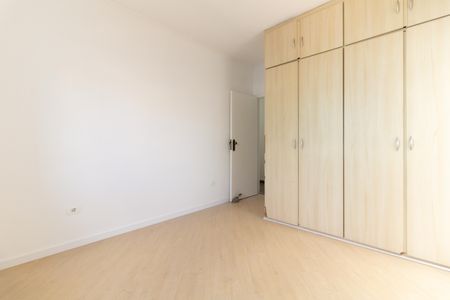 Casa à venda com 197m², 4 quartos e 3 vagas Casa à venda com 197m², 4 quartos e 3 vagasQuarto 4