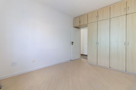 Casa à venda com 197m², 4 quartos e 3 vagas Casa à venda com 197m², 4 quartos e 3 vagasQuarto 3