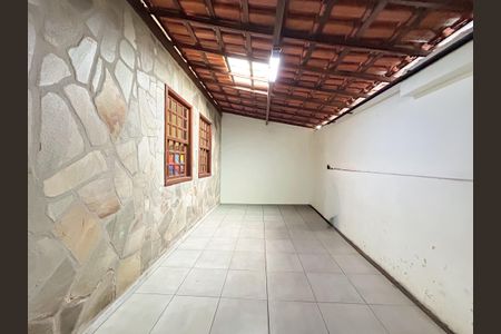 Casa à venda com 6 quartos, 180m² em Conjunto Lagoa, Belo Horizonte
