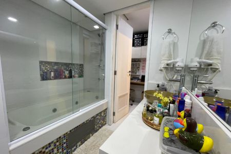 Apartamento para alugar com 150m², 3 quartos e 1 vaga