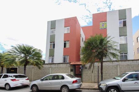 Apartamento para alugar com 70m², 3 quartos e 1 vaga Apartamento para alugar com 70m², 3 quartos e 1 vagaFachada