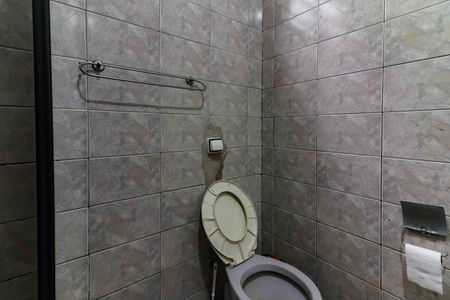 Banheiro de casa à venda com 3 quartos, 100m² em Cidade São Francisco, São Paulo