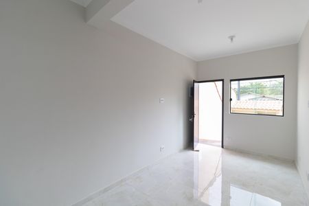 Casa para alugar com 100m², 2 quartos e 2 vagasSala