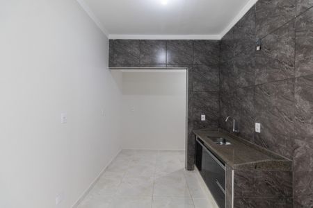 Casa para alugar com 100m², 2 quartos e 2 vagasCozinha
