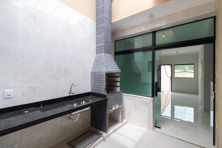 Casa para alugar com 100m², 2 quartos e 2 vagasChurrasqueira