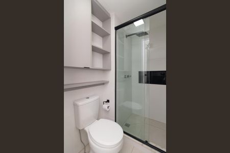 Banheiro de apartamento para alugar com 1 quarto, 40m² em Azenha, Porto Alegre