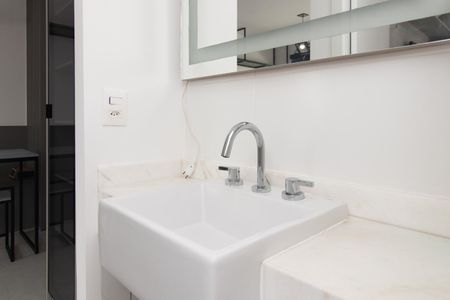 Banheiro de apartamento para alugar com 1 quarto, 40m² em Azenha, Porto Alegre