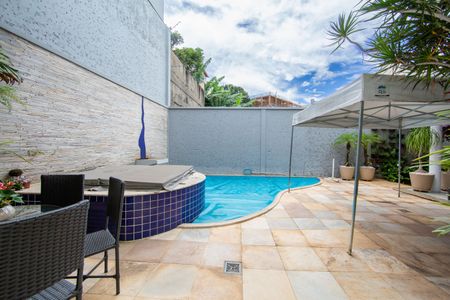 Casa à venda com 364m², 3 quartos e 4 vagasAREA EXTERNA