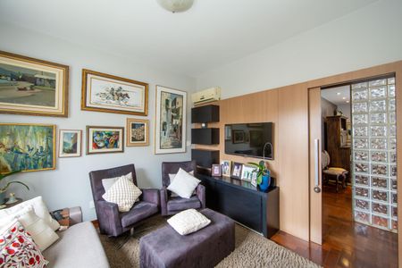 Casa à venda com 364m², 3 quartos e 4 vagasSALA