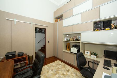 Casa à venda com 364m², 3 quartos e 4 vagasESCRITORIO