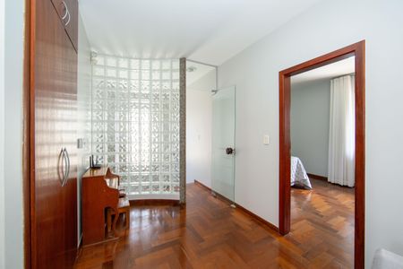 Casa à venda com 364m², 3 quartos e 4 vagasSALA