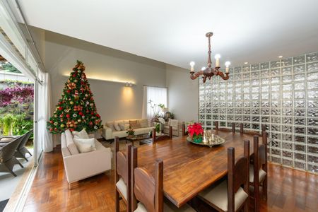 Casa à venda com 364m², 3 quartos e 4 vagasSALA