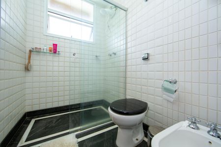 Casa à venda com 364m², 3 quartos e 4 vagasBANHEIRO4