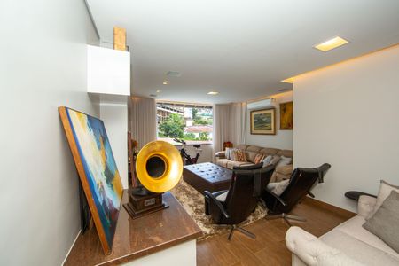 Casa à venda com 364m², 3 quartos e 4 vagasSALA