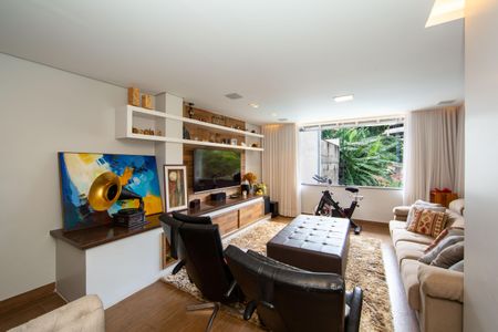 Casa à venda com 364m², 3 quartos e 4 vagasSALA