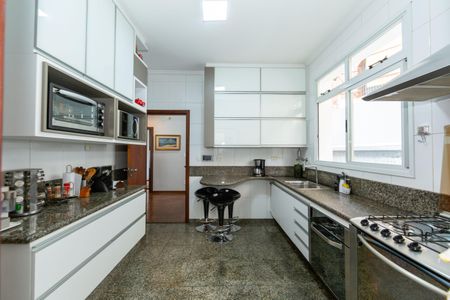 Casa à venda com 364m², 3 quartos e 4 vagasCOZINHA