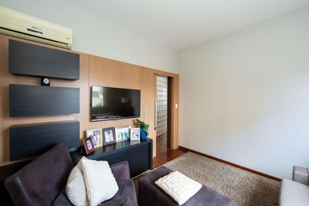 Casa à venda com 364m², 3 quartos e 4 vagasSALA