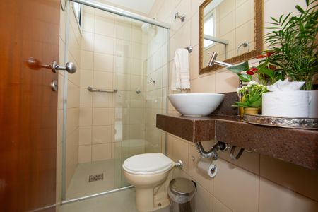 Casa à venda com 364m², 3 quartos e 4 vagasBANHEIRO2