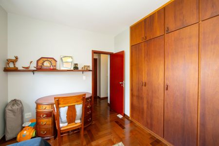 Casa à venda com 364m², 3 quartos e 4 vagasQUARTO2