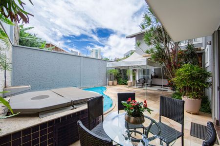 Casa à venda com 364m², 3 quartos e 4 vagasAREA EXTERNA