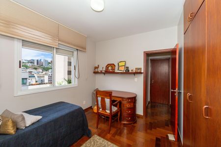 Casa à venda com 364m², 3 quartos e 4 vagasQUARTO2