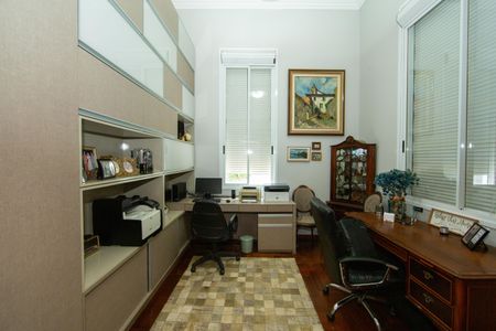 Casa à venda com 364m², 3 quartos e 4 vagasESCRITORIO
