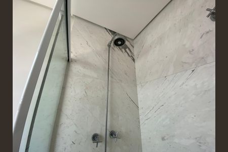 Apartamento à venda com 360m², 6 quartos e 6 vagasBanheiro da Suíte 3