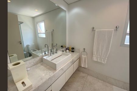 Apartamento à venda com 360m², 6 quartos e 6 vagasBanheiro da Suíte 3