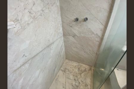 Apartamento à venda com 360m², 6 quartos e 6 vagasBanheiro da Suíte 2