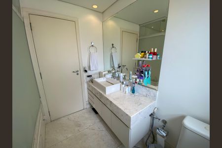 Apartamento à venda com 360m², 6 quartos e 6 vagasBanheiro da Suíte 1