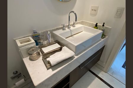 Apartamento à venda com 360m², 6 quartos e 6 vagasLavabo