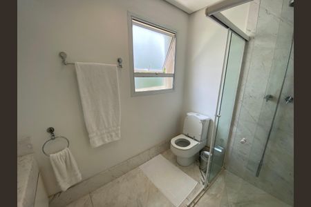 Apartamento à venda com 360m², 6 quartos e 6 vagasBanheiro da Suíte 3