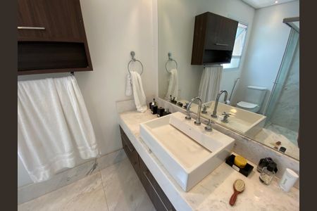 Apartamento à venda com 360m², 6 quartos e 6 vagasBanheiro da Suíte 2