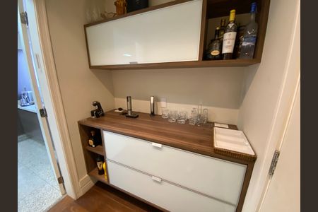 Apartamento à venda com 360m², 6 quartos e 6 vagasDespensa