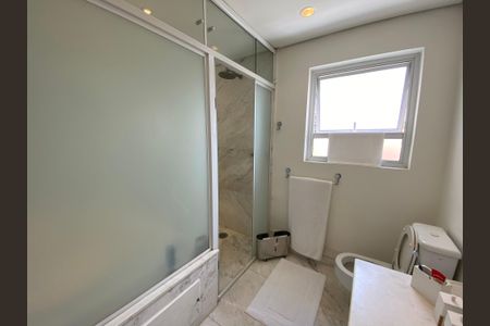 Apartamento à venda com 360m², 6 quartos e 6 vagasBanheiro da Suíte 1