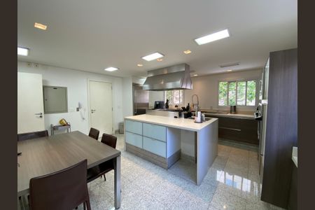 Apartamento à venda com 360m², 6 quartos e 6 vagasCozinha