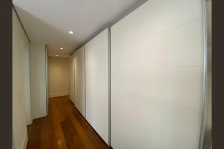 Apartamento à venda com 360m², 6 quartos e 6 vagasSuíte 3