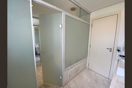 Apartamento à venda com 360m², 6 quartos e 6 vagasBanheiro da Suíte 1